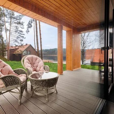 Mazurski Dom Nad Jeziorem & Sauna By Downtown Feriehus Tomaszkowo