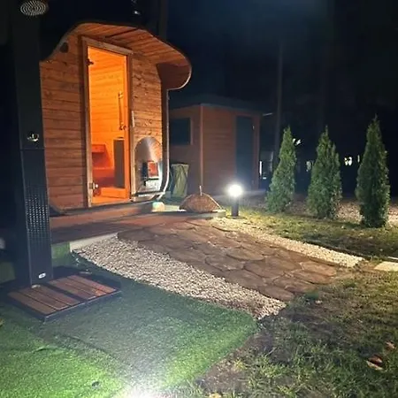 Feriehus Mazurski Dom Nad Jeziorem & Sauna By Downtown *