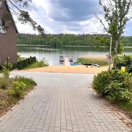 Mazurski Dom Nad Jeziorem & Sauna - Plaza, Lodka, Kajak, Grill בית נופש Tomaszkowo